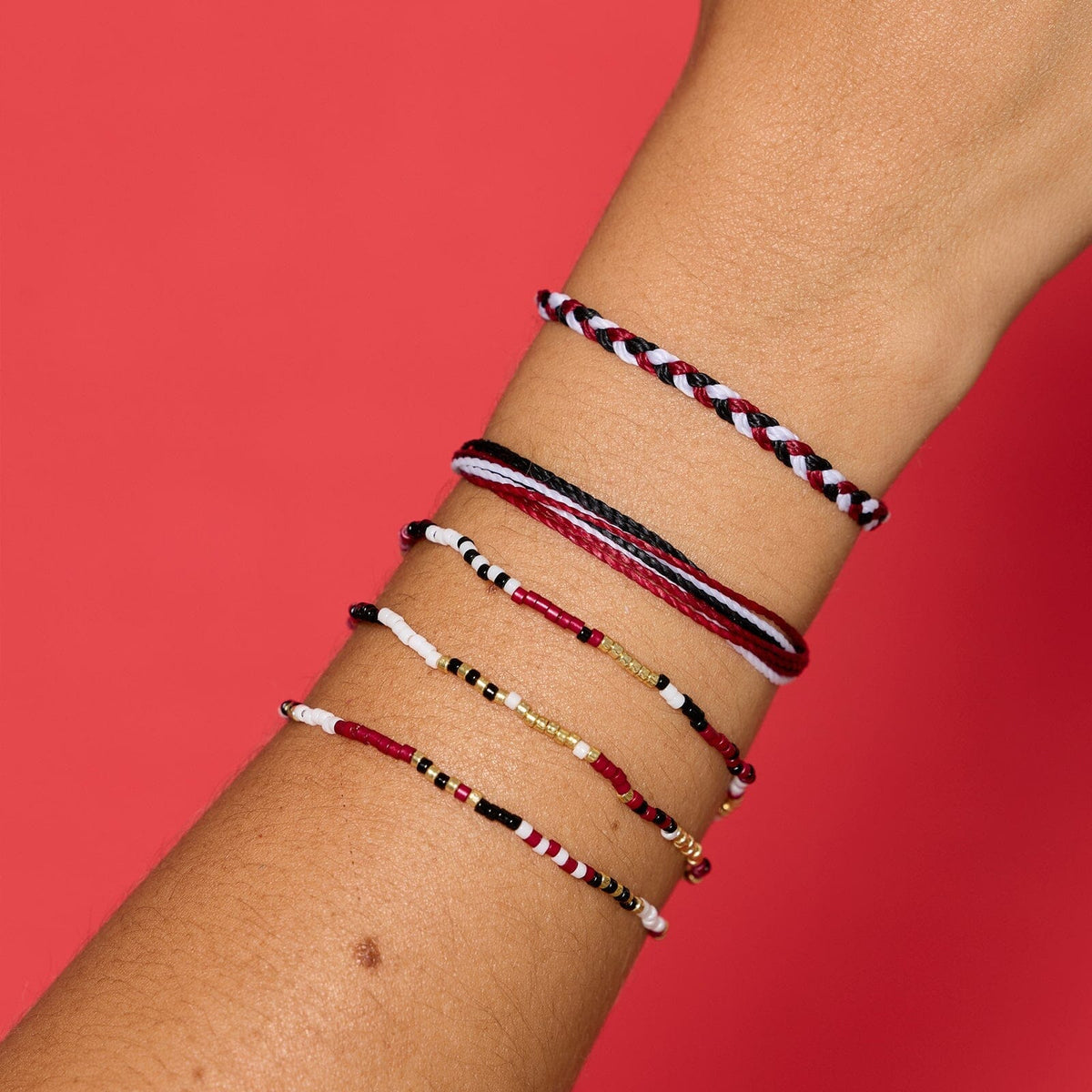Maroon. Black & White Collection
